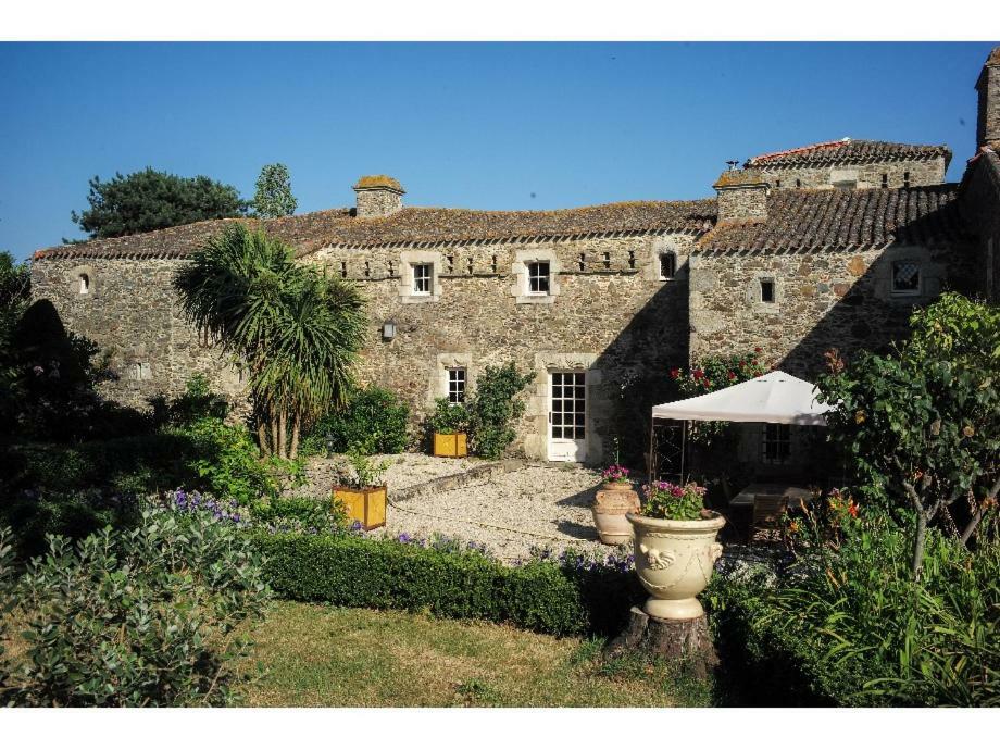 Bed and Breakfast Logis De La Robliniere Landevieille Zewnętrze zdjęcie